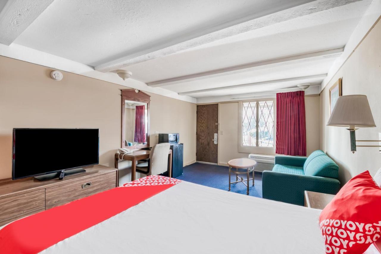 Oyo Hotel Wadsworth Oh I-76 Buitenkant foto
