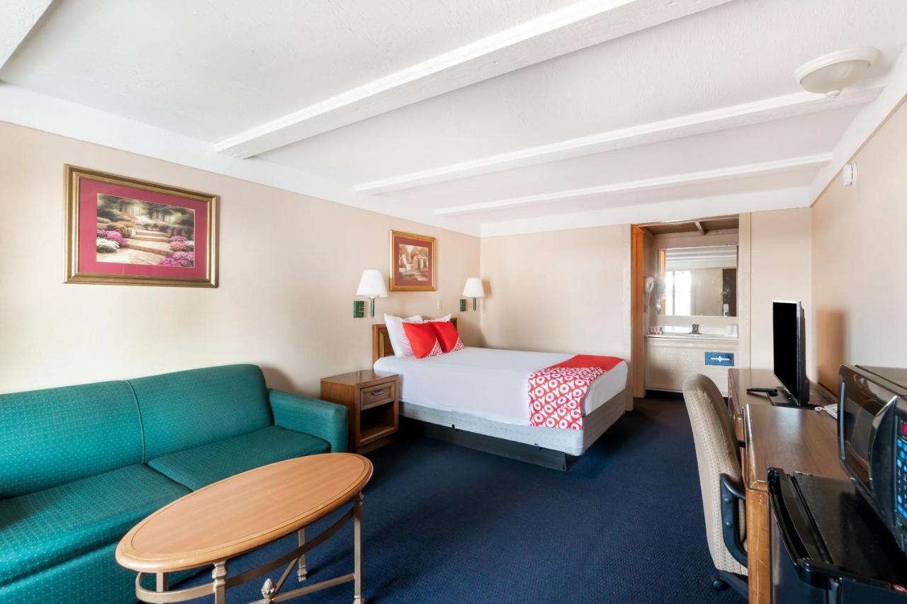 Oyo Hotel Wadsworth Oh I-76 Buitenkant foto
