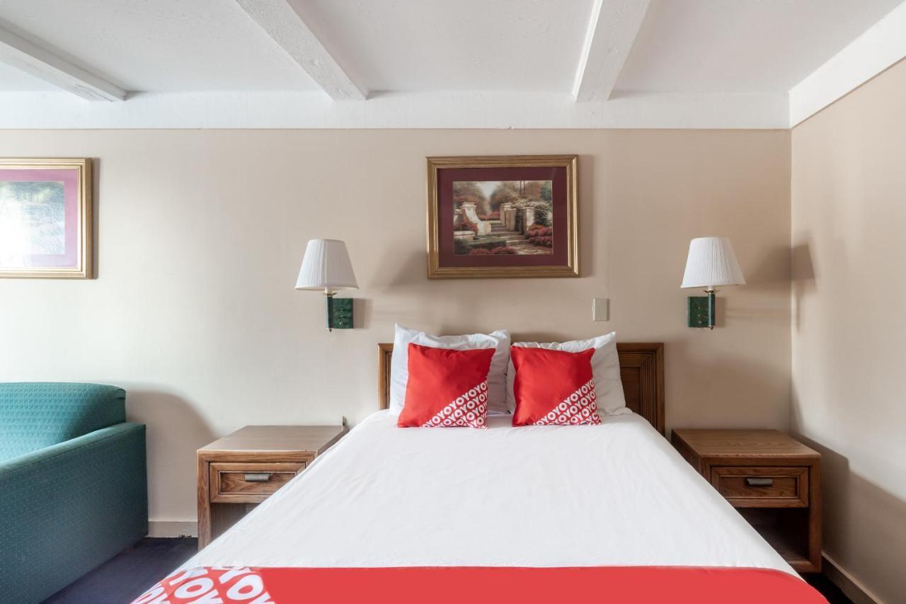 Oyo Hotel Wadsworth Oh I-76 Buitenkant foto
