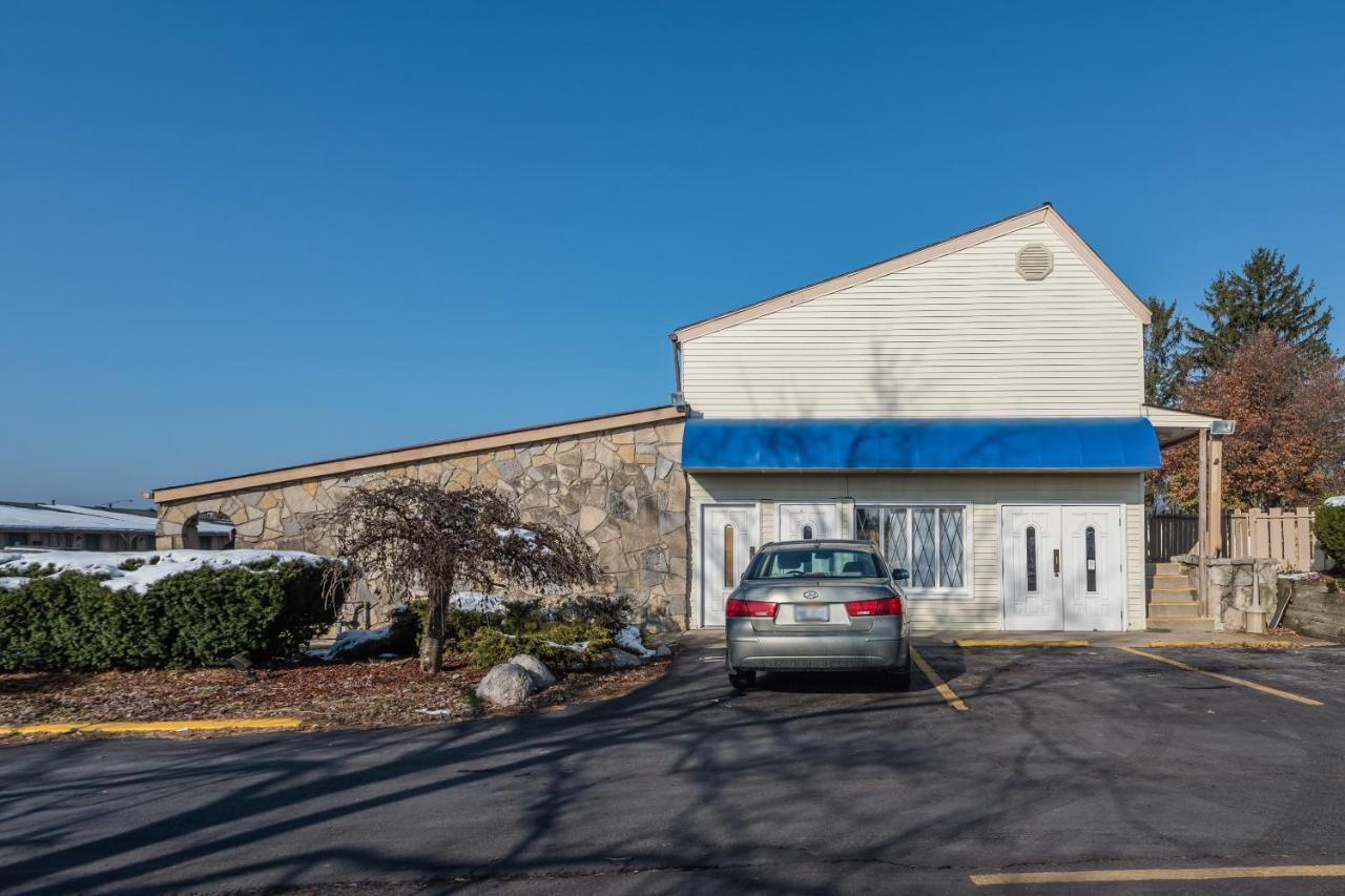 Oyo Hotel Wadsworth Oh I-76 Buitenkant foto