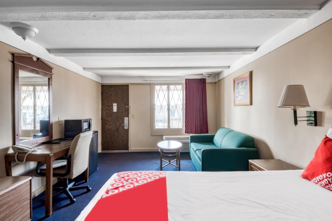 Oyo Hotel Wadsworth Oh I-76 Buitenkant foto